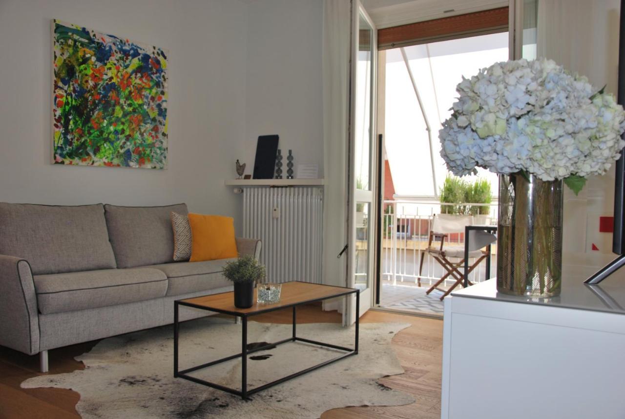 Suite 51 Appartamento Con Terrazzo A 50 Mt Dal Lago - Private Parking (Adults Only) Arona Bagian luar foto