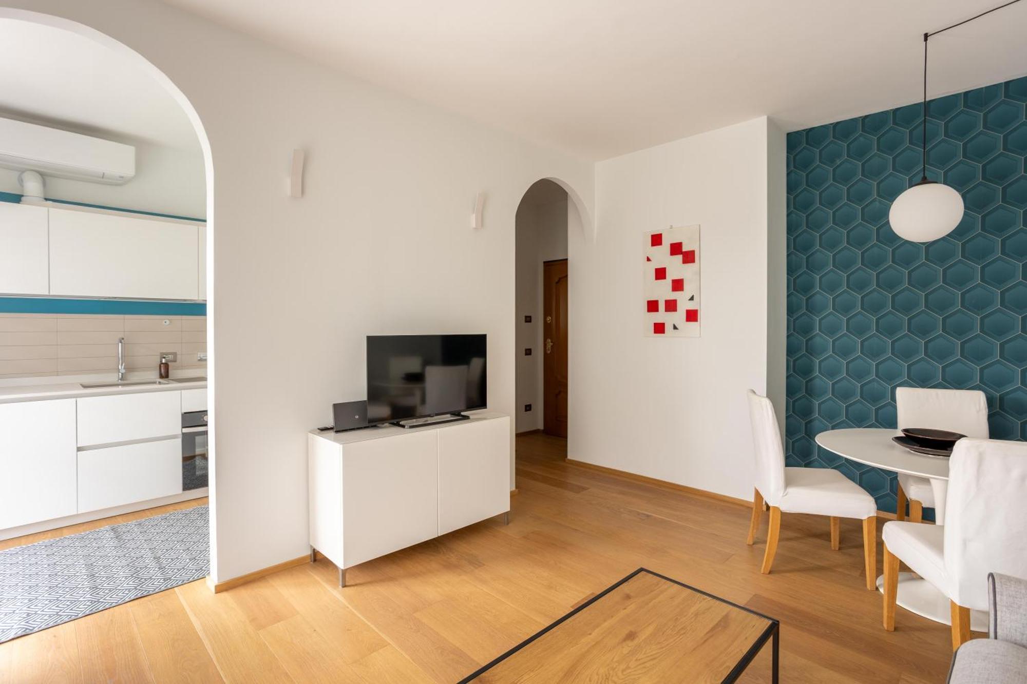 Suite 51 Appartamento Con Terrazzo A 50 Mt Dal Lago - Private Parking (Adults Only) Arona Bagian luar foto