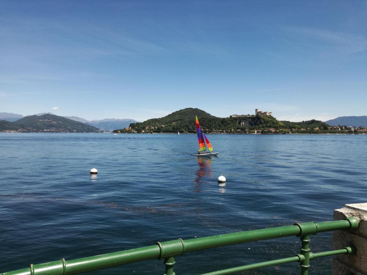 Suite 51 Appartamento Con Terrazzo A 50 Mt Dal Lago - Private Parking (Adults Only) Arona Bagian luar foto
